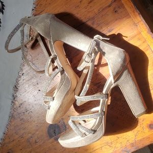 Nina Gold Strappy Sexy Heels 7.5